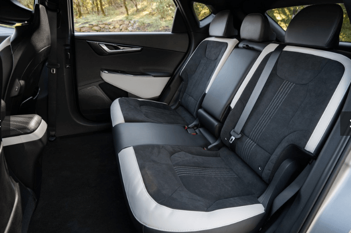 2023년 기아 EV6 2열 좌석