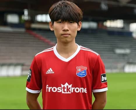 홍윤상 선수 사진