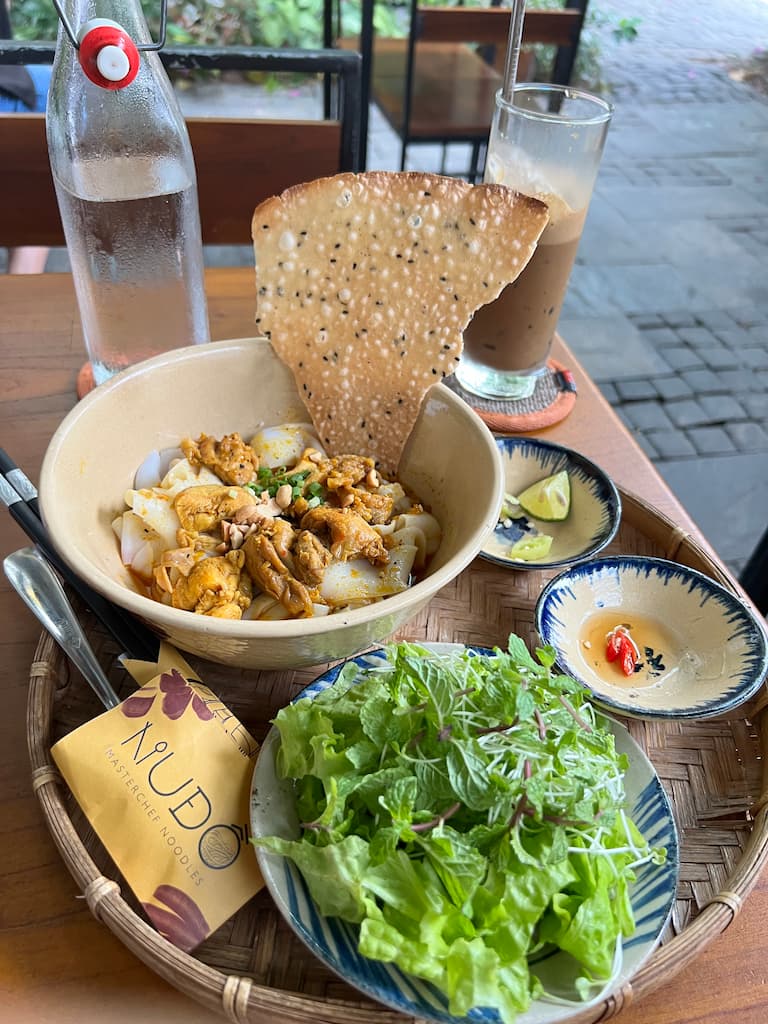 치킨-미꽝-누도-다낭-베트남