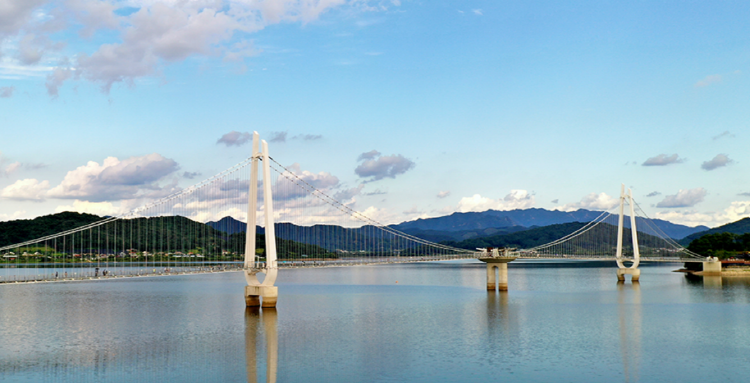 탑정호 출렁다리