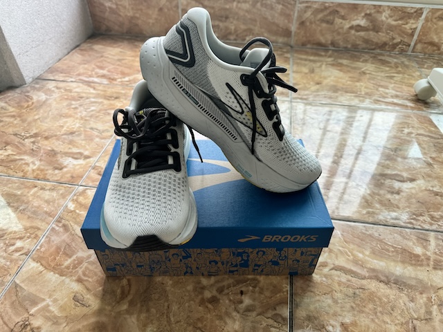 브룩스 글리세린 GTS