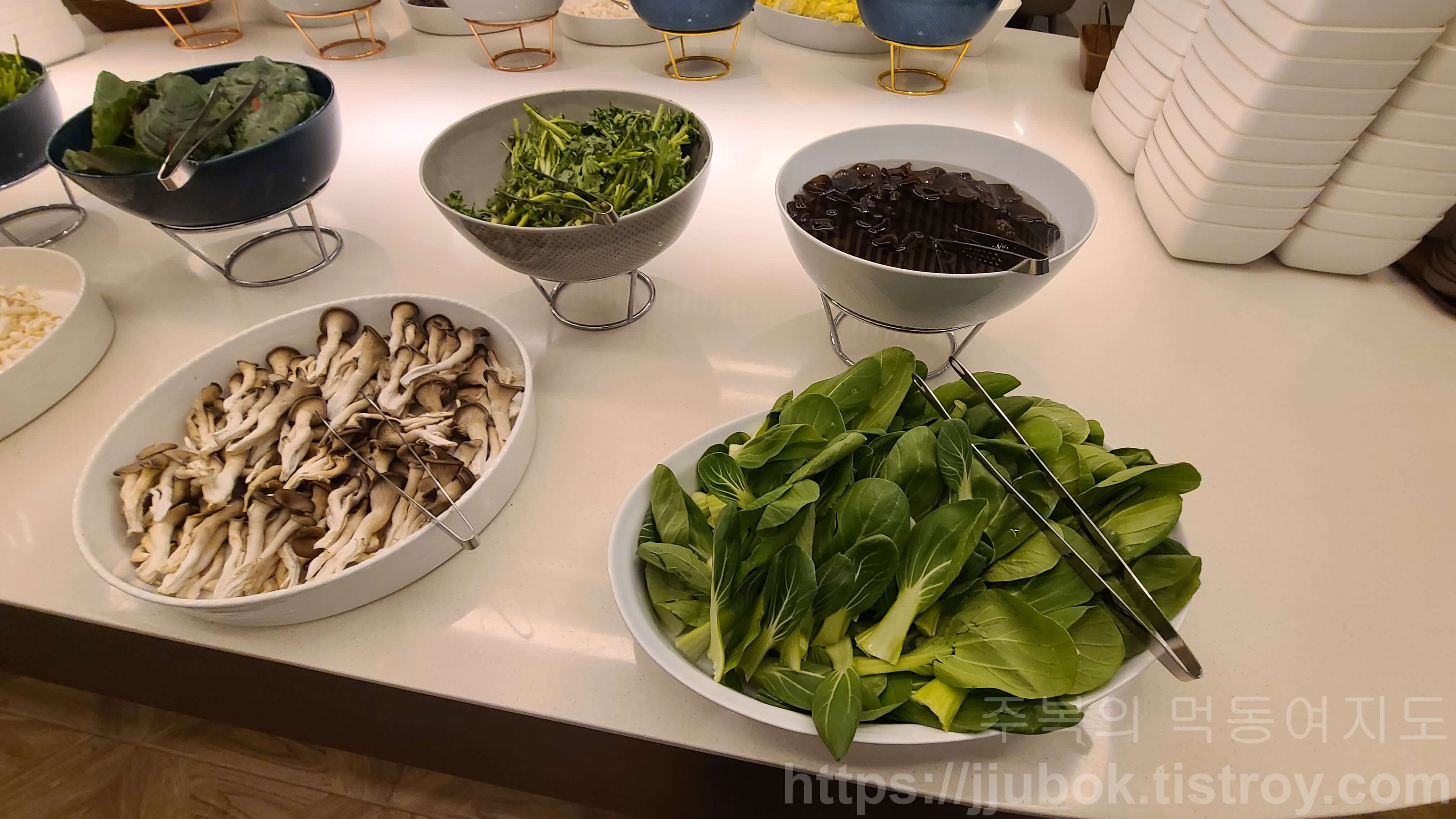 모던-샤브-하우스-야채-셀프바-4