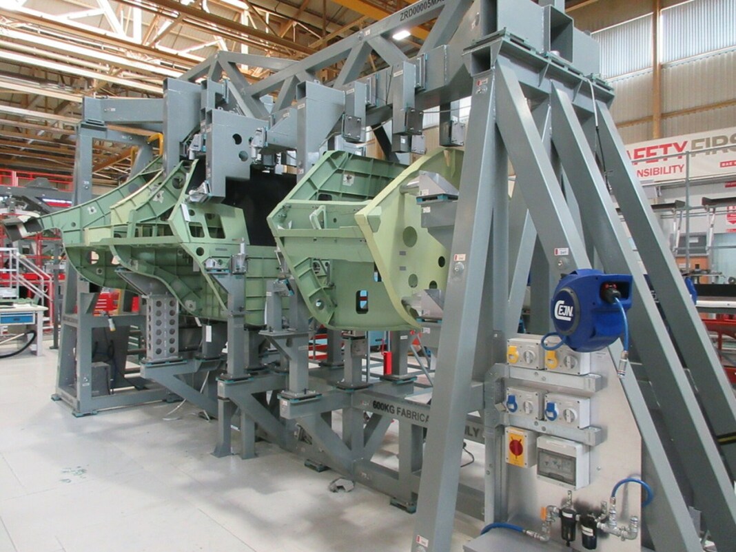 영국 전투기 생산 시작