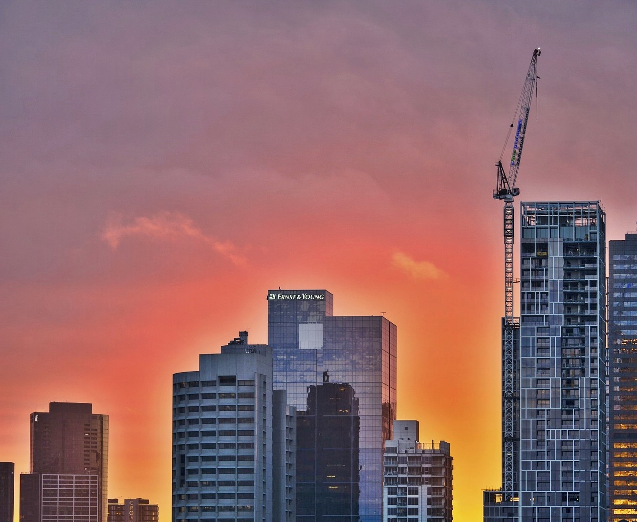 기후 리스크가 커질수록 &lsquo;노후 자산&rsquo;은 왜 신재생에너지로 이동하는가!