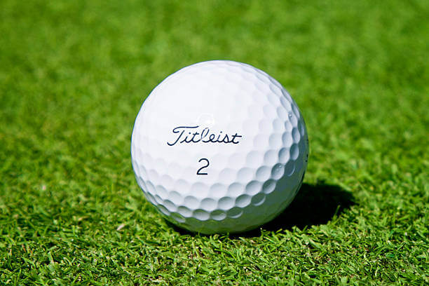 골프공-표준-규격을-보여주는-사진