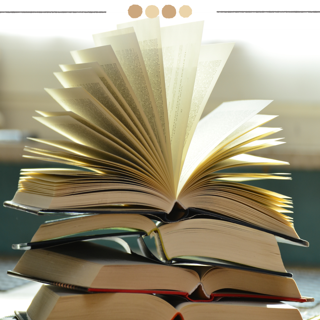 펼쳐진 책 이미지