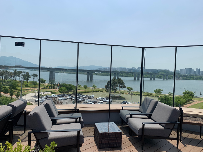 스타벅스 남양주삼패점 3층에서 바라본 한강뷰