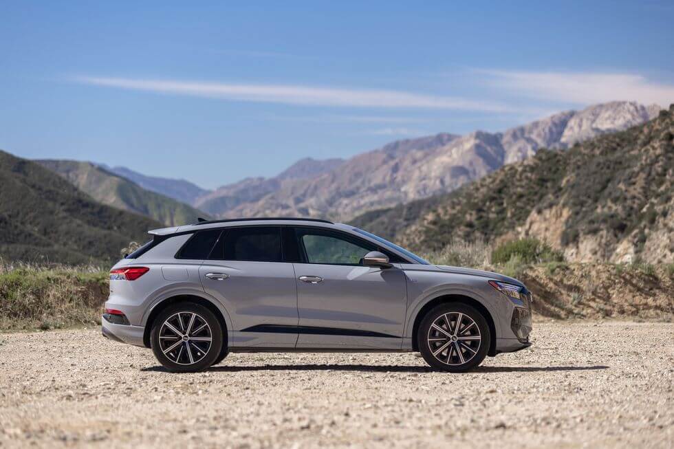 2025 아우디Q4E트론사진