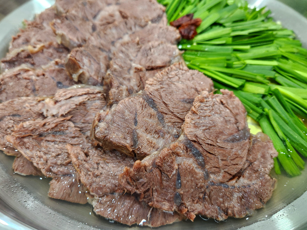 아롱사태 수육 전골