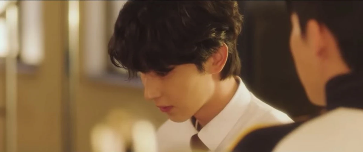 내손너_미술씬_고개숙인_동희