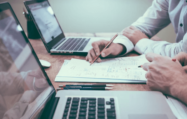 2025년 투자 트렌드 분석: 주식•비트코인&#44; 왜 지금 주목해야 할까?