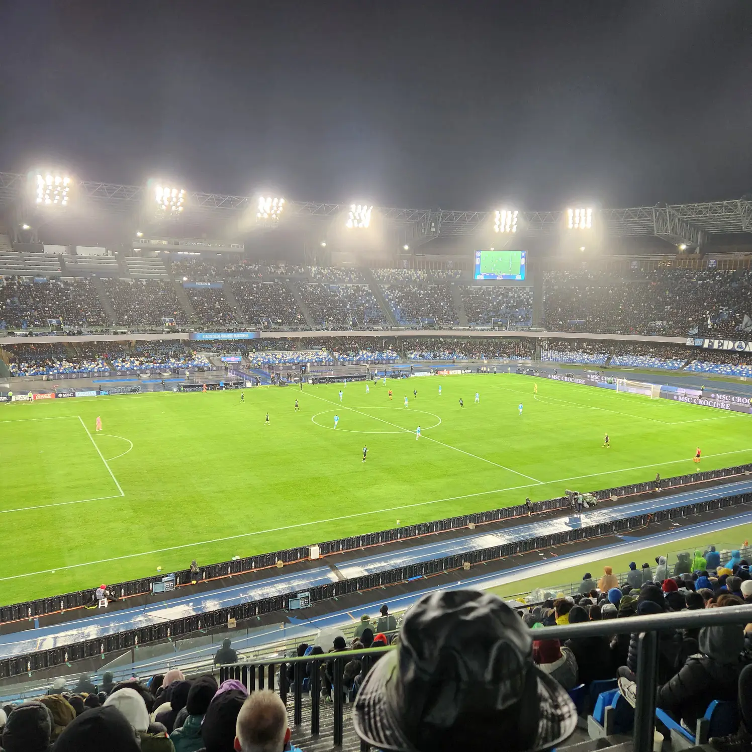 나폴리-축구-경기장