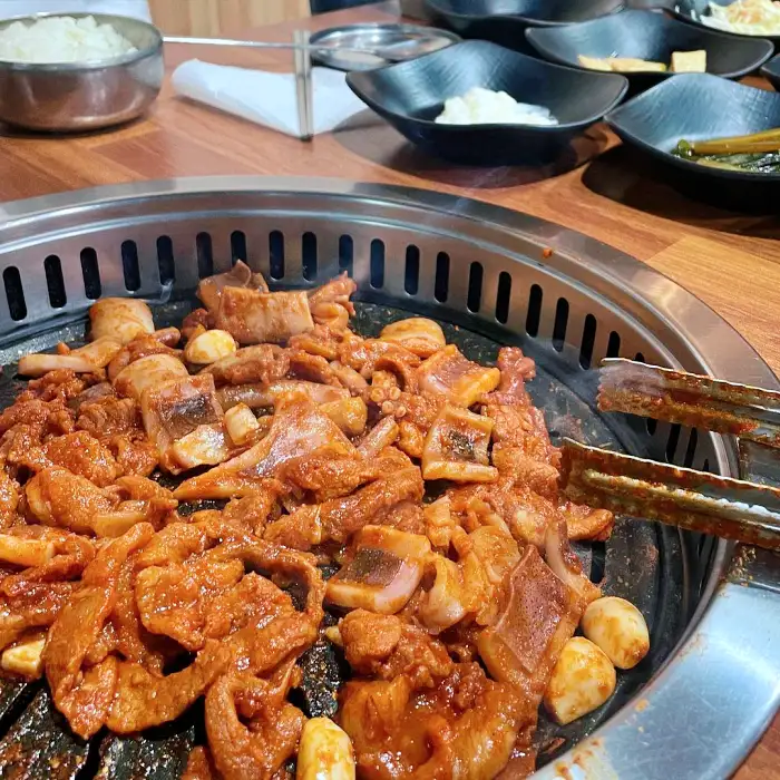토요일은 밥이좋아 토밥좋아 평창 오삼불고기 거리 오징어 삼겹살 숯불 구이 맛집