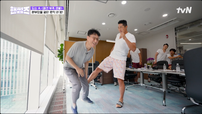 시청율을 위해 니킥까지 맞은 본부장님