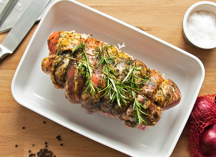 로즈마리를 곁들인 요리