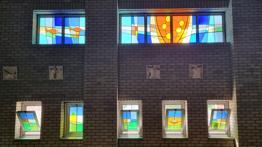 충주 연수동 성 바오로 성당 십자가의 길, 스테인드글라스 사진
