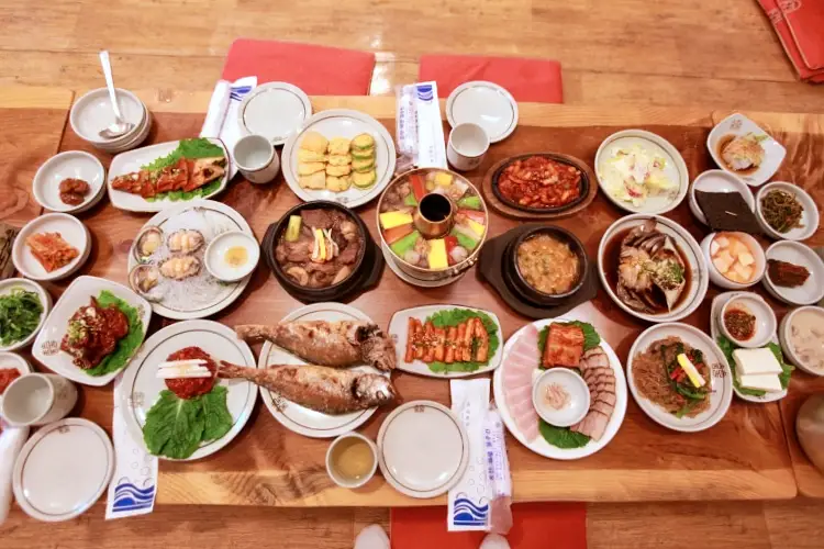 전참시 전지적참견시점 송가인 육회 삼합 간장게장 갈비찜 신선로 남도백반 진수성찬 맛있는 식당 전주 한정식 맛집 소개
