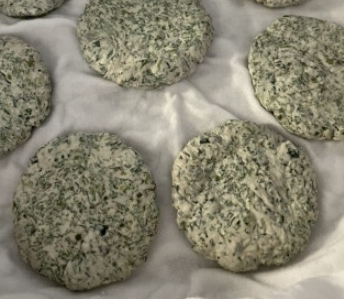 한국의 떡 종류 밀기울떡-둥글게 만들기