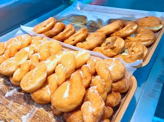 그리움의 무게를 덜어주는 46년 노포 꽈배기 옛날 도너츠 요리 화성 남양시장 맛집 추천 생방송투데이 인생분식