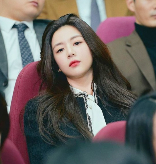 고윤정 