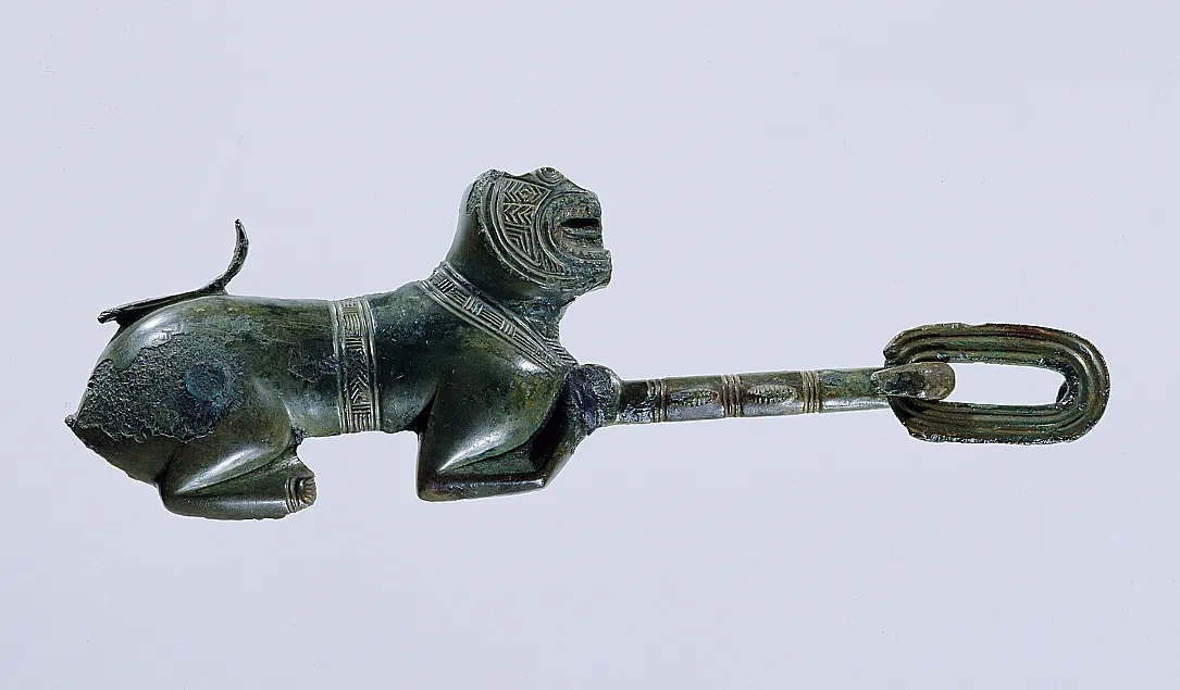 경북 영천시 출토 호랑이 모양 띠고리