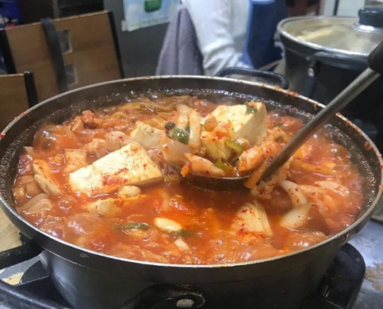 창경궁 김치찌개집, 은주정