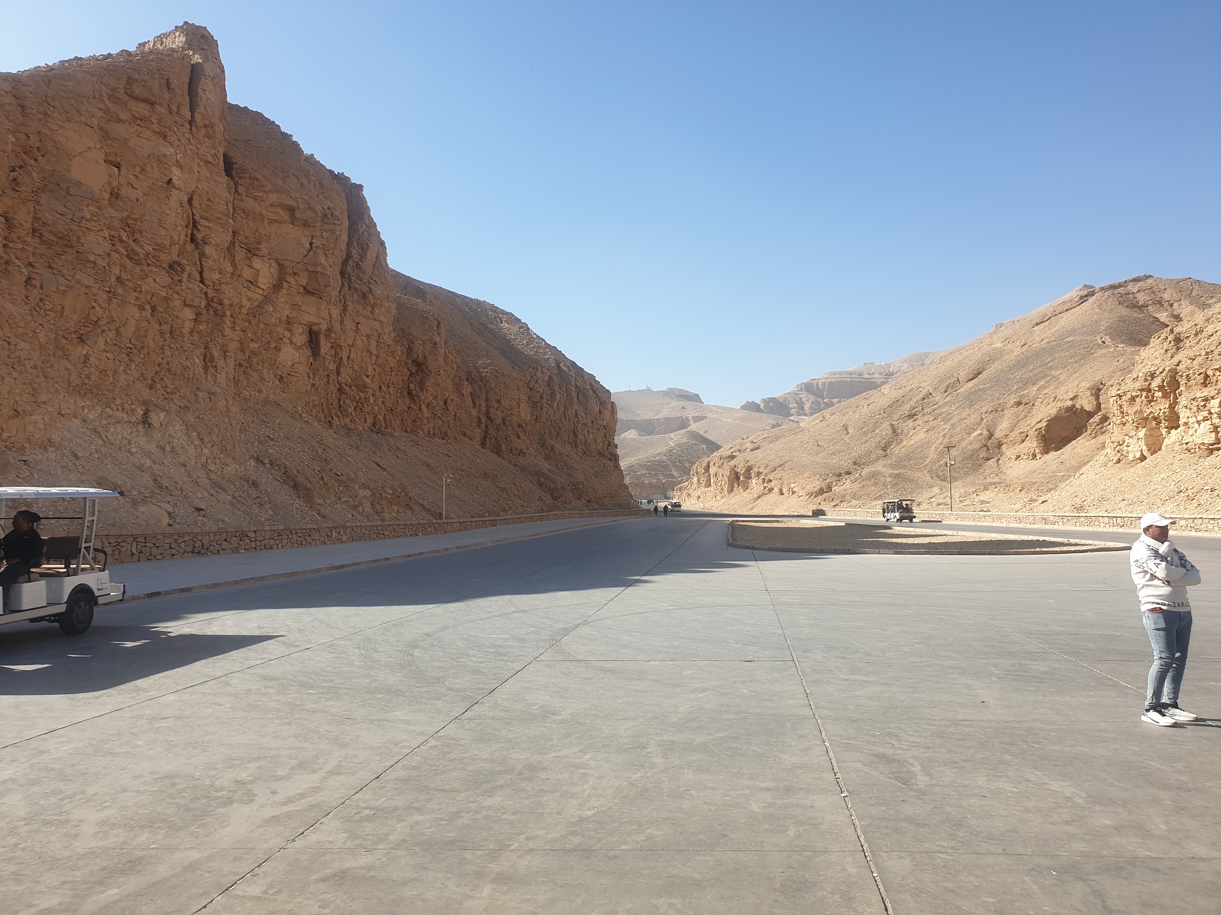 왕가의계곡 입구