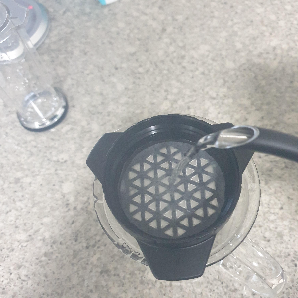 델터 프레스(Delter Coffee Press)의 특징과 추출 레시피_린싱