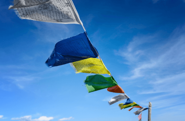 기후에 따라 즐기는 차 종류, 차를 즐겨 마시는 나라 티벳의 불교깃발