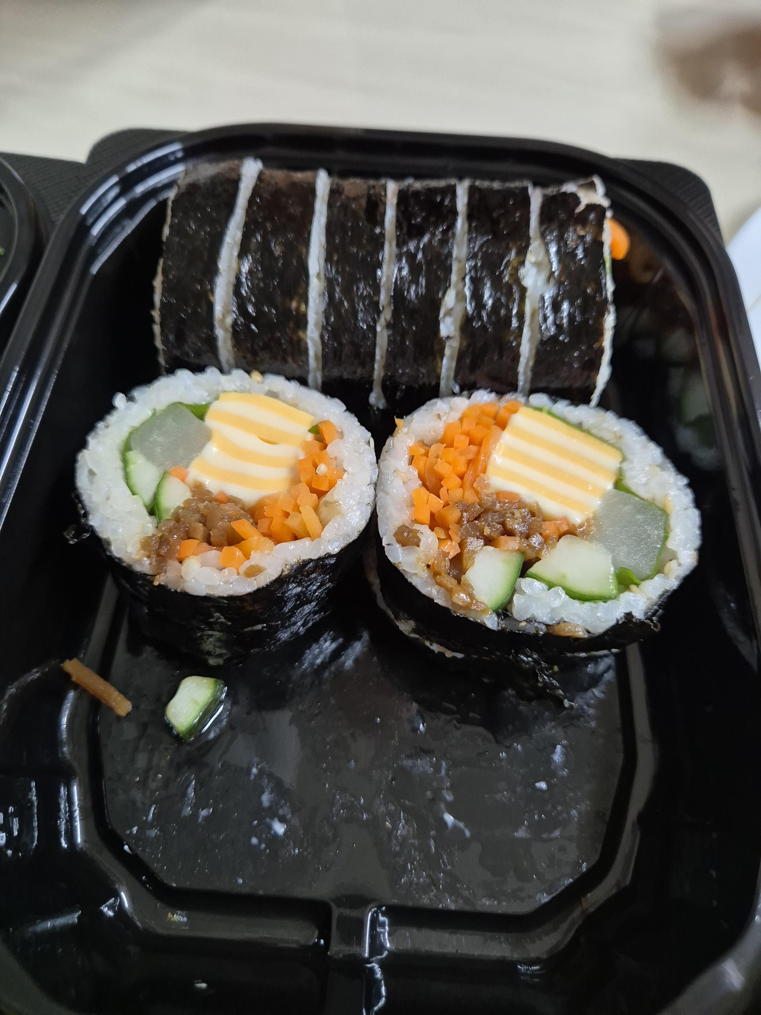 치즈가 가득들어간 더블치즈 김밥