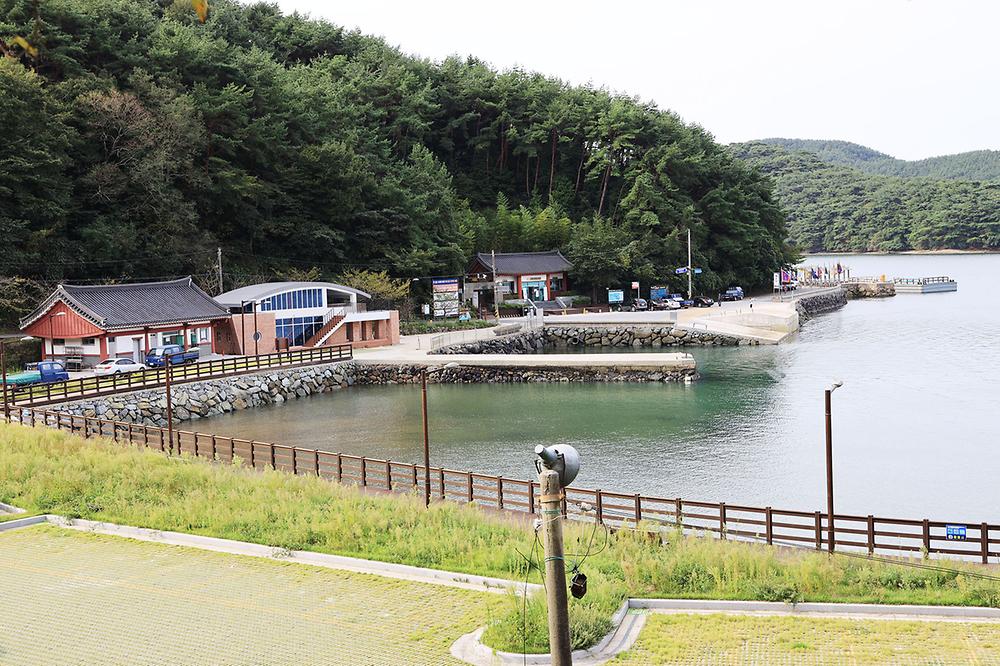 통제영오토캠핑장. 경상남도 통영시 한산면 한산일주로 171, 한산도통제영테마마을