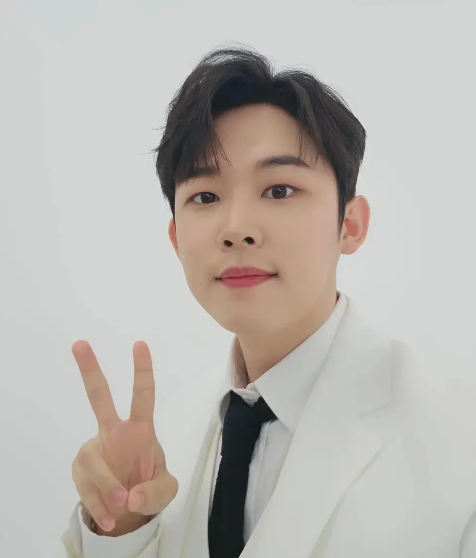 진욱