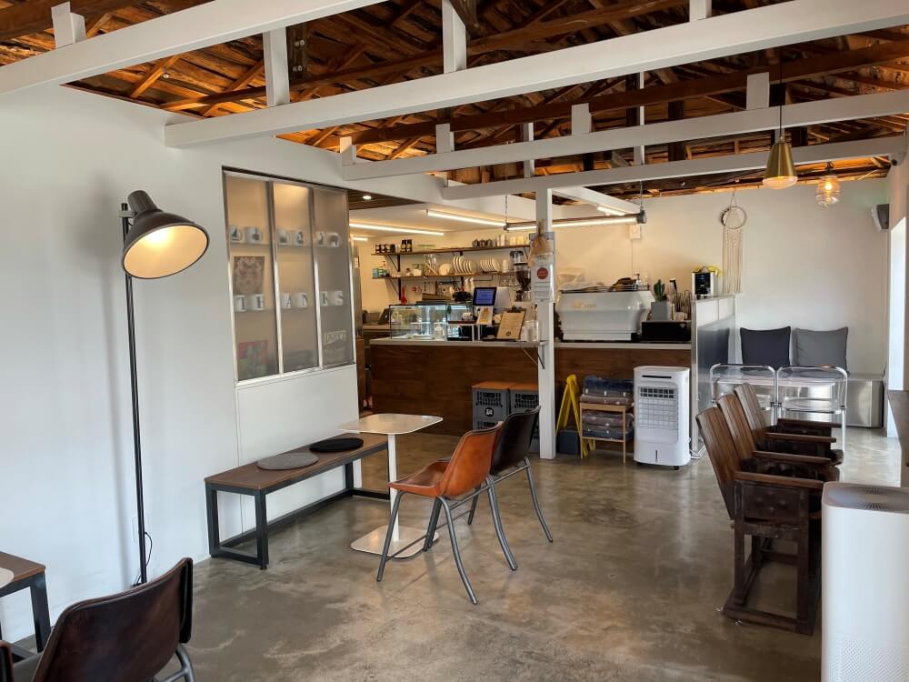 행궁동-카페-홀릭-매장-전경