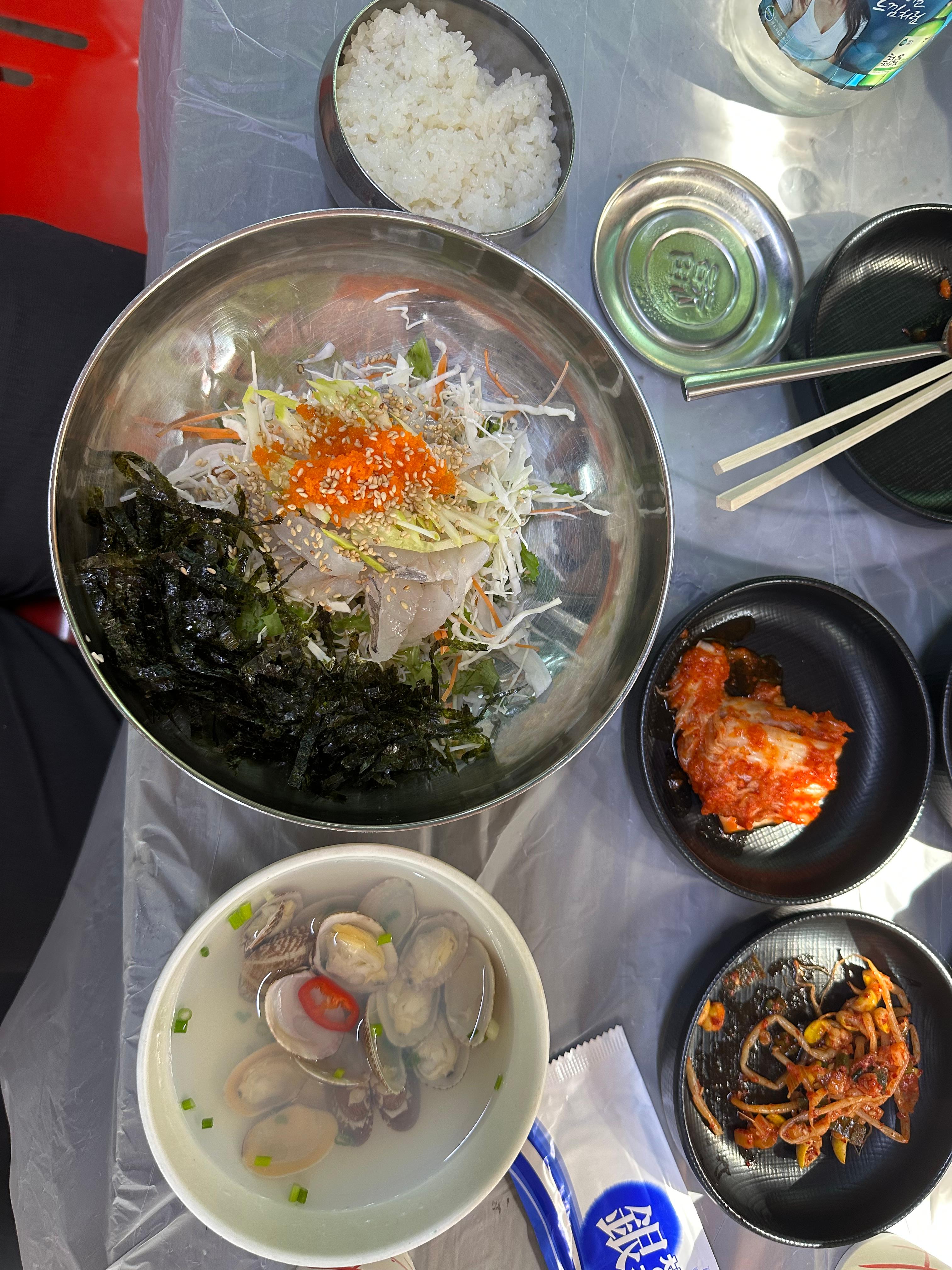 Travel Review 2: Boryeong, Daecheon, and Muchangpo in Chungnam, Korea (Family Travel Destination Recommendation, Muchangpo Beache Palace, Mudflat Experience, Sky Bike Price &amp; Duration, Daecheon Restaurants &amp; Lunch Spots, Daecheon Beach, Stunning Sunset, Closed Sanghwawon, Daecheon Port Fish Market, Useong Fisheries, Suyeonho Fisheries, Muchangpo Beache Palace, Ocean View, Lodging with Kitchen Facilities, Muchangpo Pension)