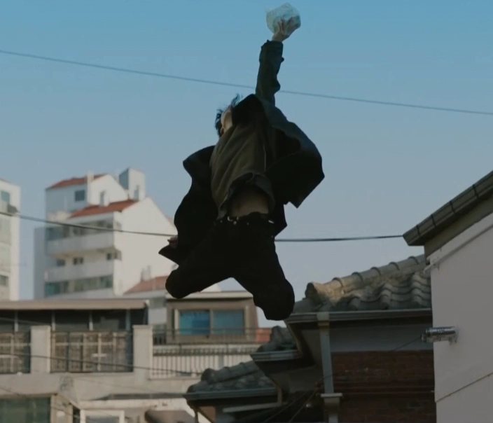 모두가 자신의 무가치함과 싸우고 있다 공식영상