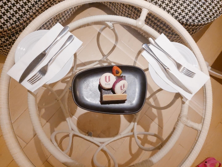 방콕호텔추천유사톤호텔객실웰컴케이크