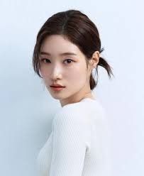 정채연