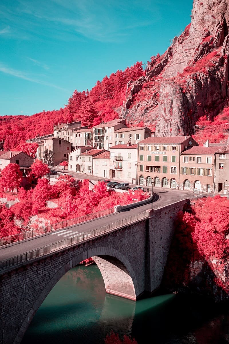 코튼캔디 핑크 색조의 프랑스의 숨 막히는 광경 Infrared Photos Capture Brea