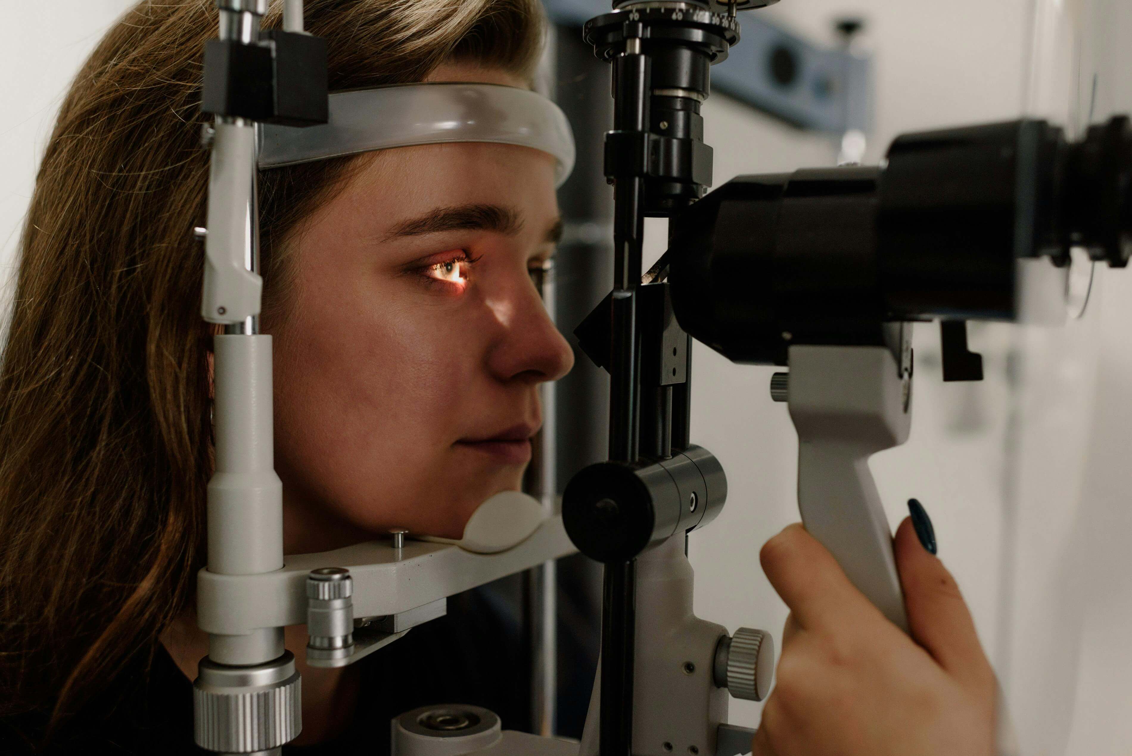 알레르기성 결막염 증상 총정리: 눈 가려움 원인과 빠른 해결법