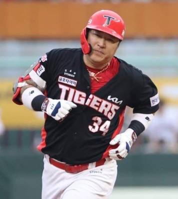 최형우 선수의 모습