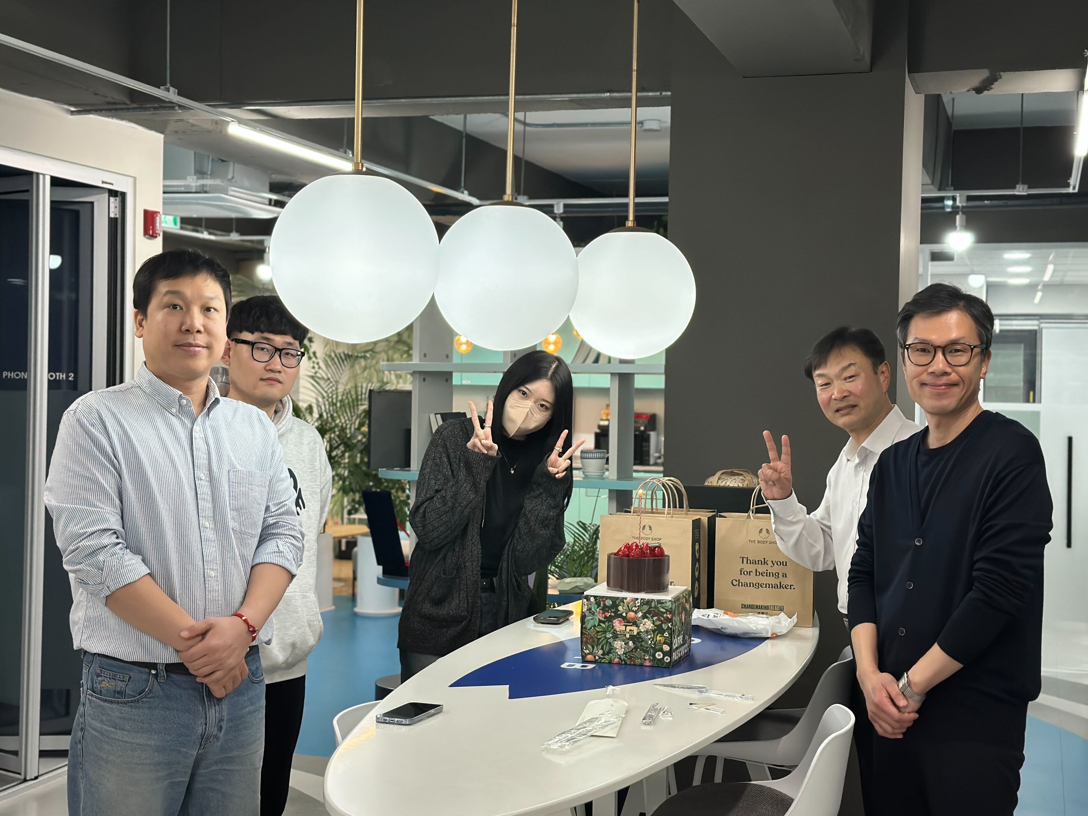 서퍼들의 번영을 기원하는 첫 돌잔치