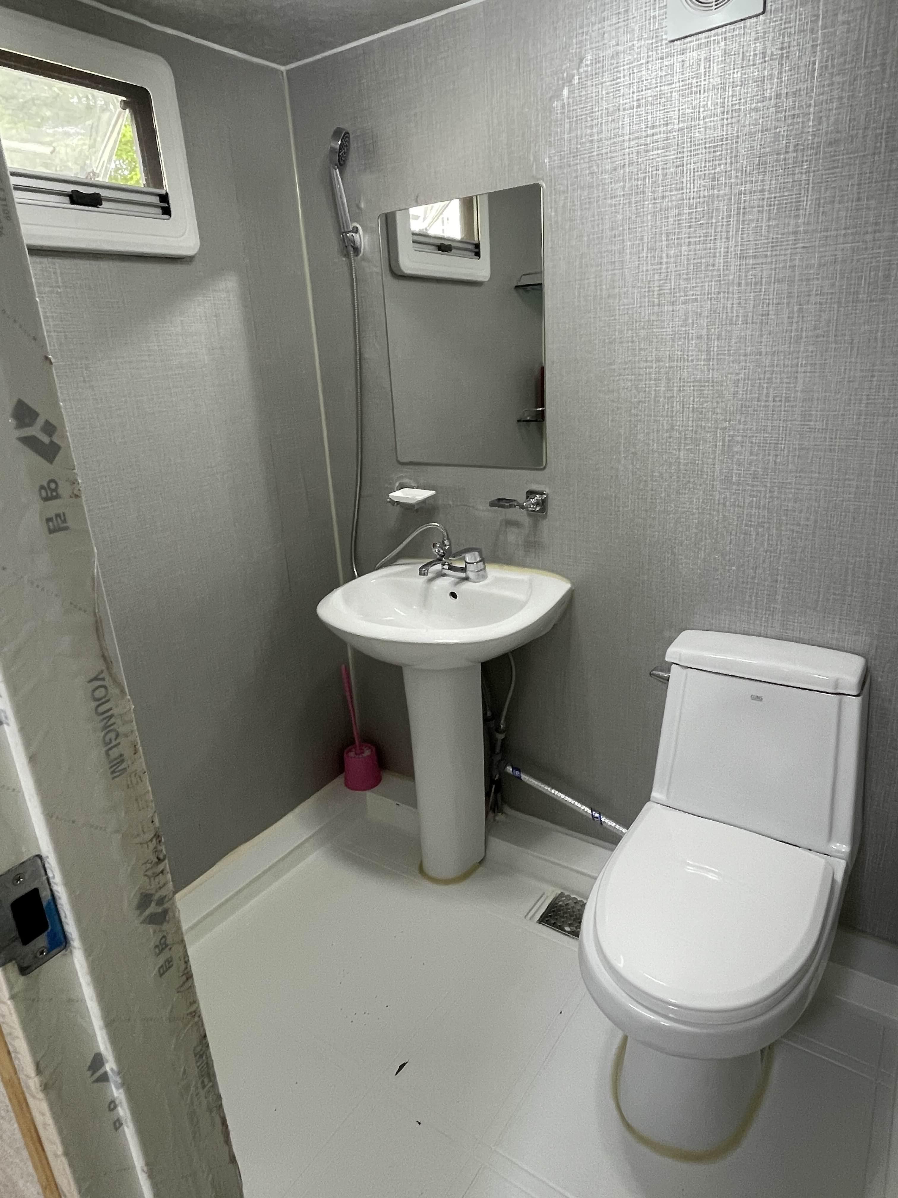 카라반 내부 화장실