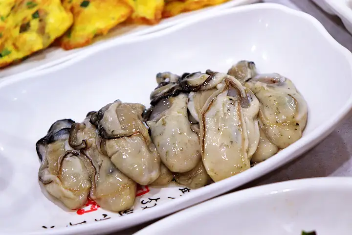 생생정보 굴삼합 굴무침 굴어묵 굴조림 생굴 석화찜 굴솥밥 굴탕수육 맛집