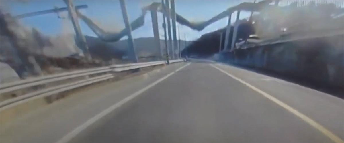 고속도로 다리 붕괴 생존자 흙더미가 살려 홈페이지