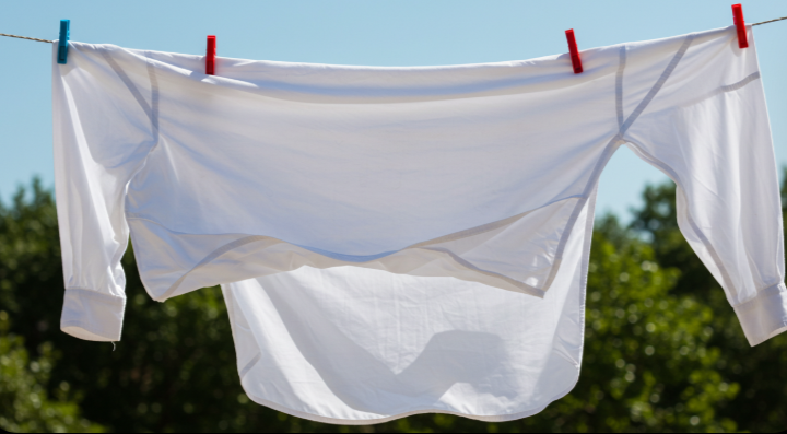 갓 세탁한 하얀 셔츠