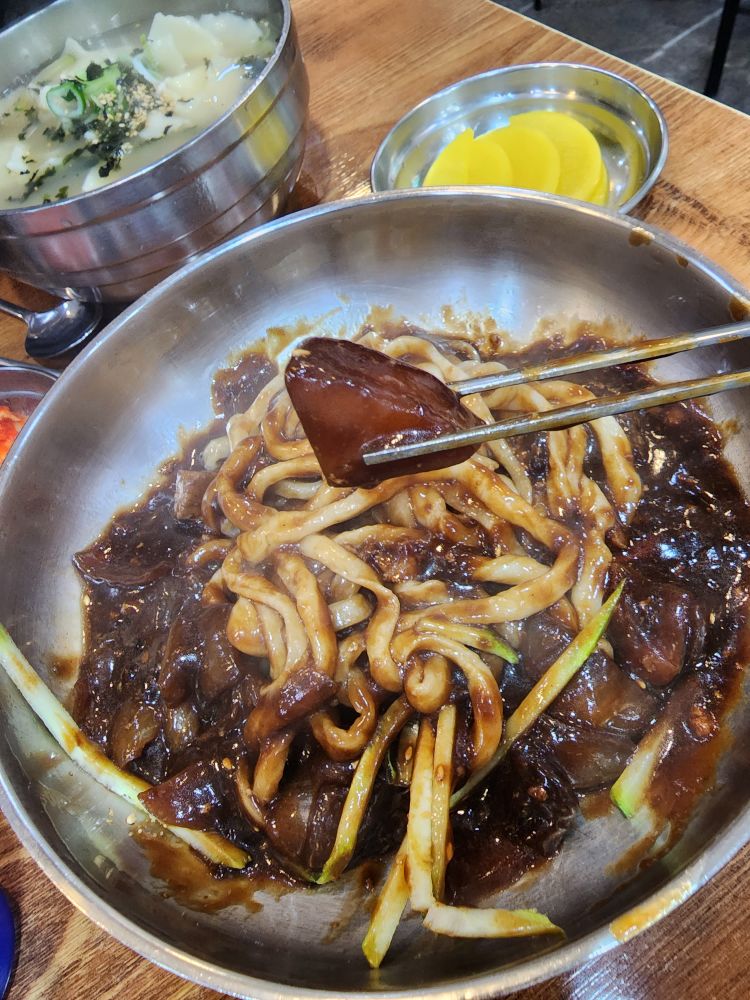 옛날짜장의 감자 크기