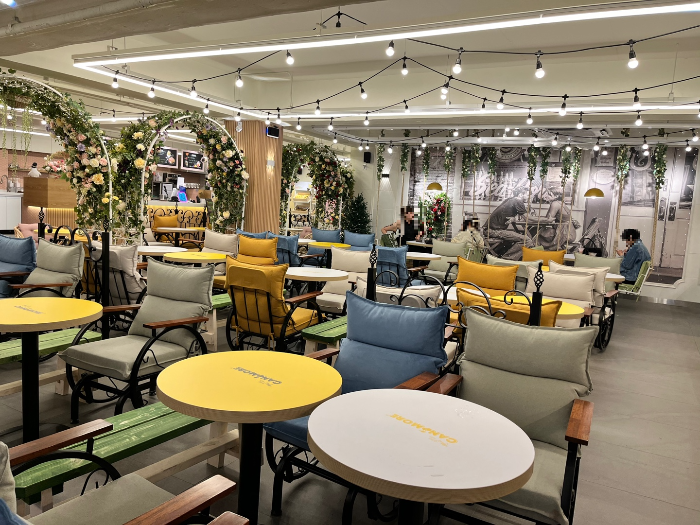 넓고 깨끗한 내부 모습