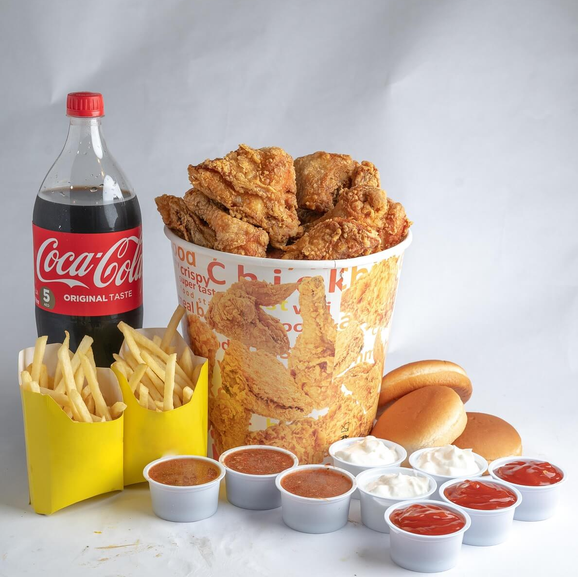 후라이드 치킨, 콜라, 소스