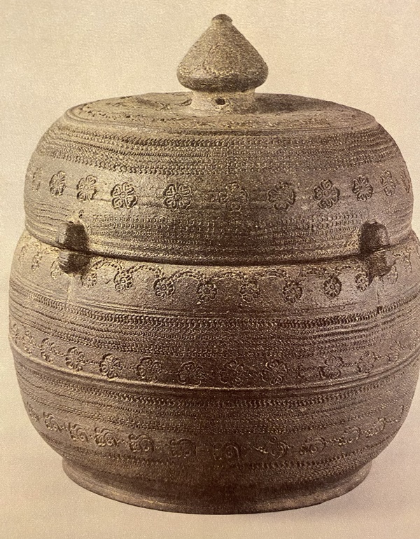 질그릇 인화무늬합-국립경주박물관 소장