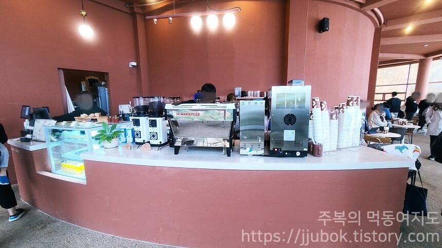 커피인터뷰-파도리-내부-주방